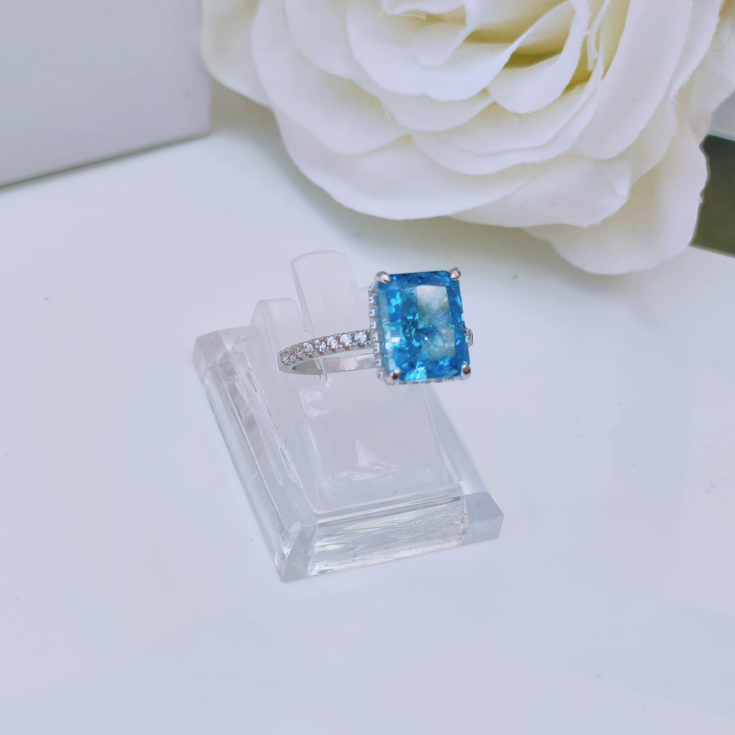 Sterling Silver Blue Radiant Cubic Zirconia HALO Ring - Mia Ishaaq