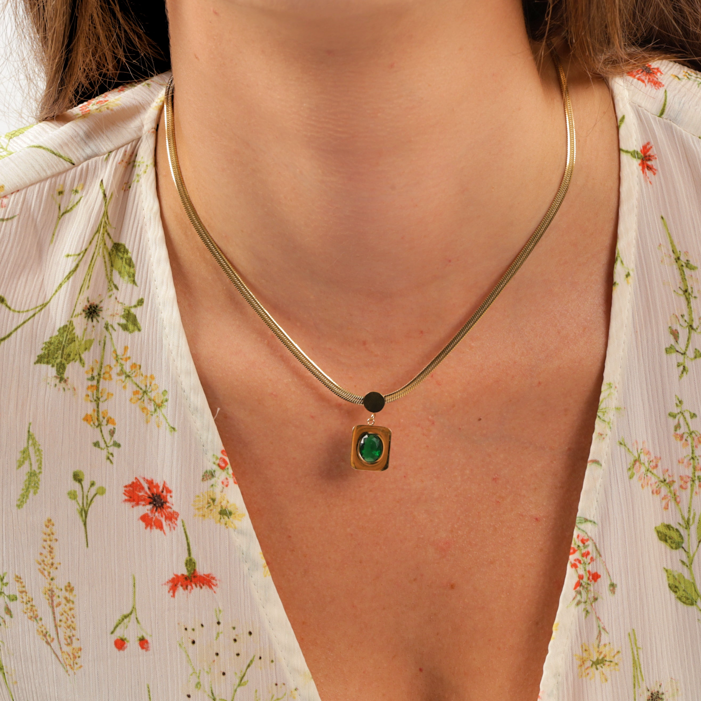 Emerald Green Pendant Flat Chain Gold Waterproof Necklace for Women - Mia Ishaaq