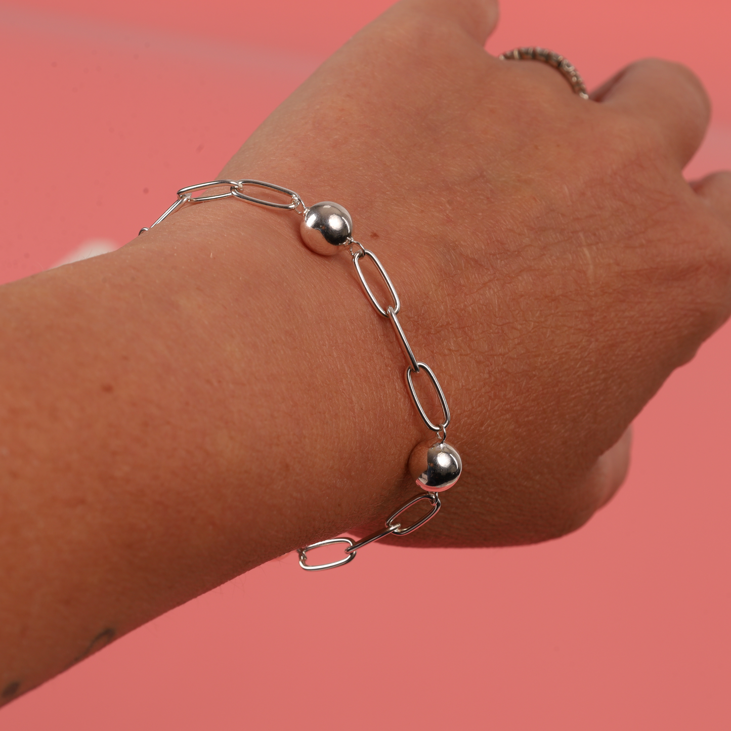 925 sterling silver polished ball charm link chain bracelet - Mia Ishaaq