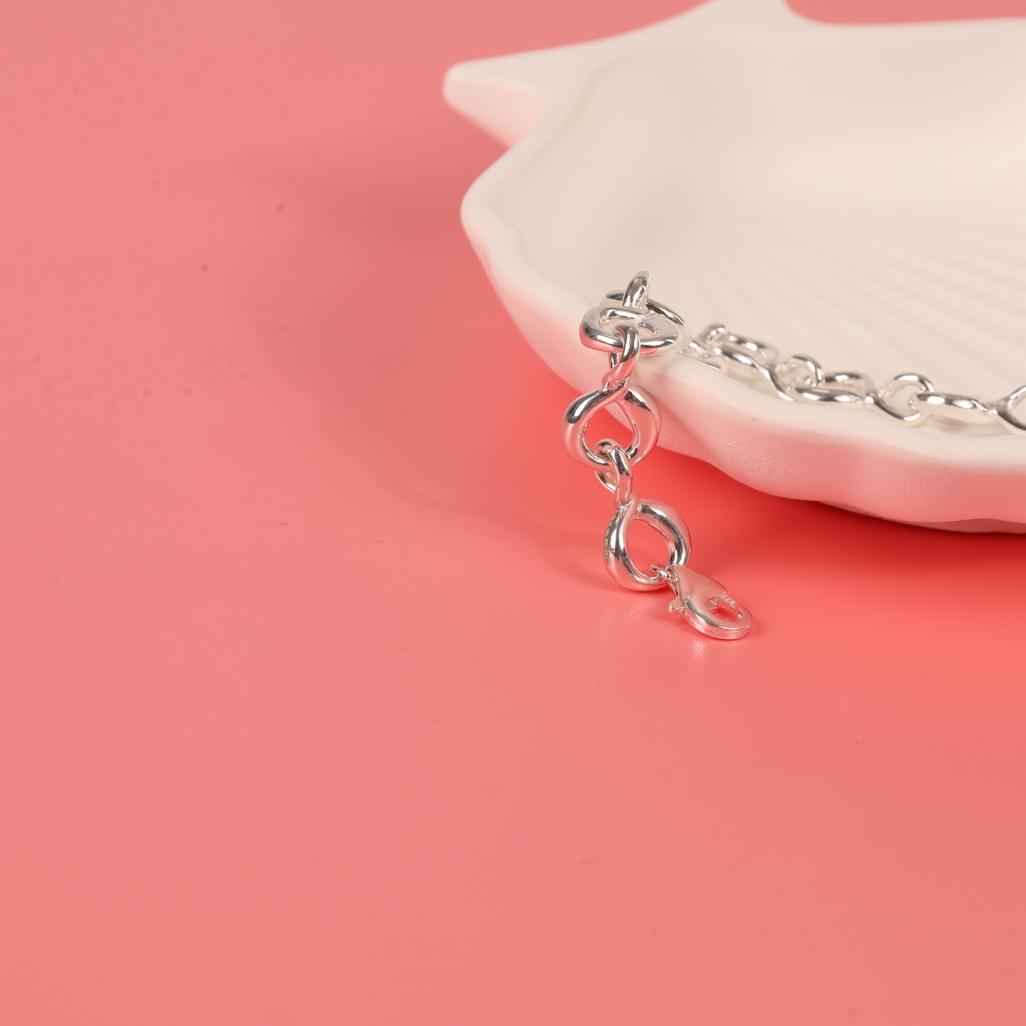 Sterling silver twist link chain heart tag bracelet for women and teens - Mia Ishaaq