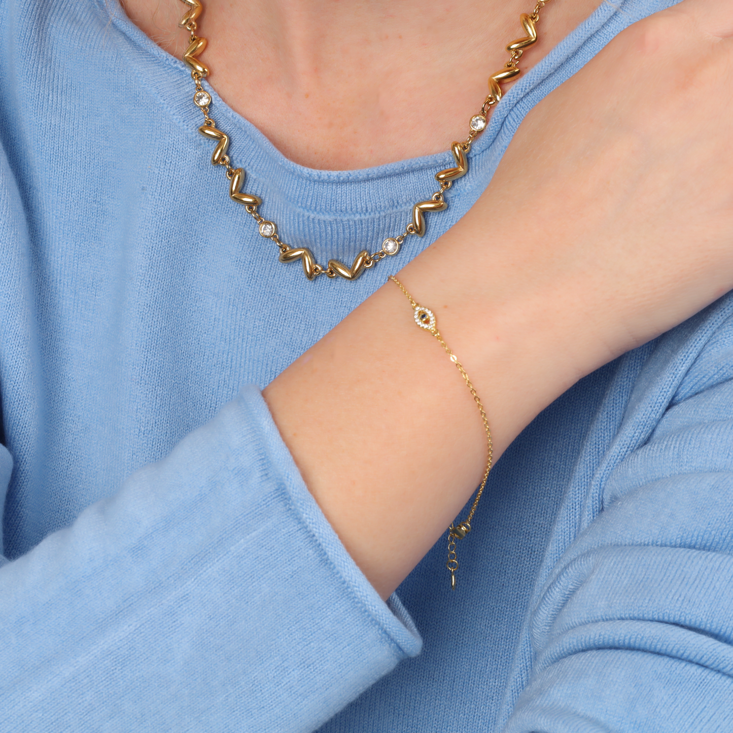 Dainty Evil Eye Elegance Bracelet - Gold