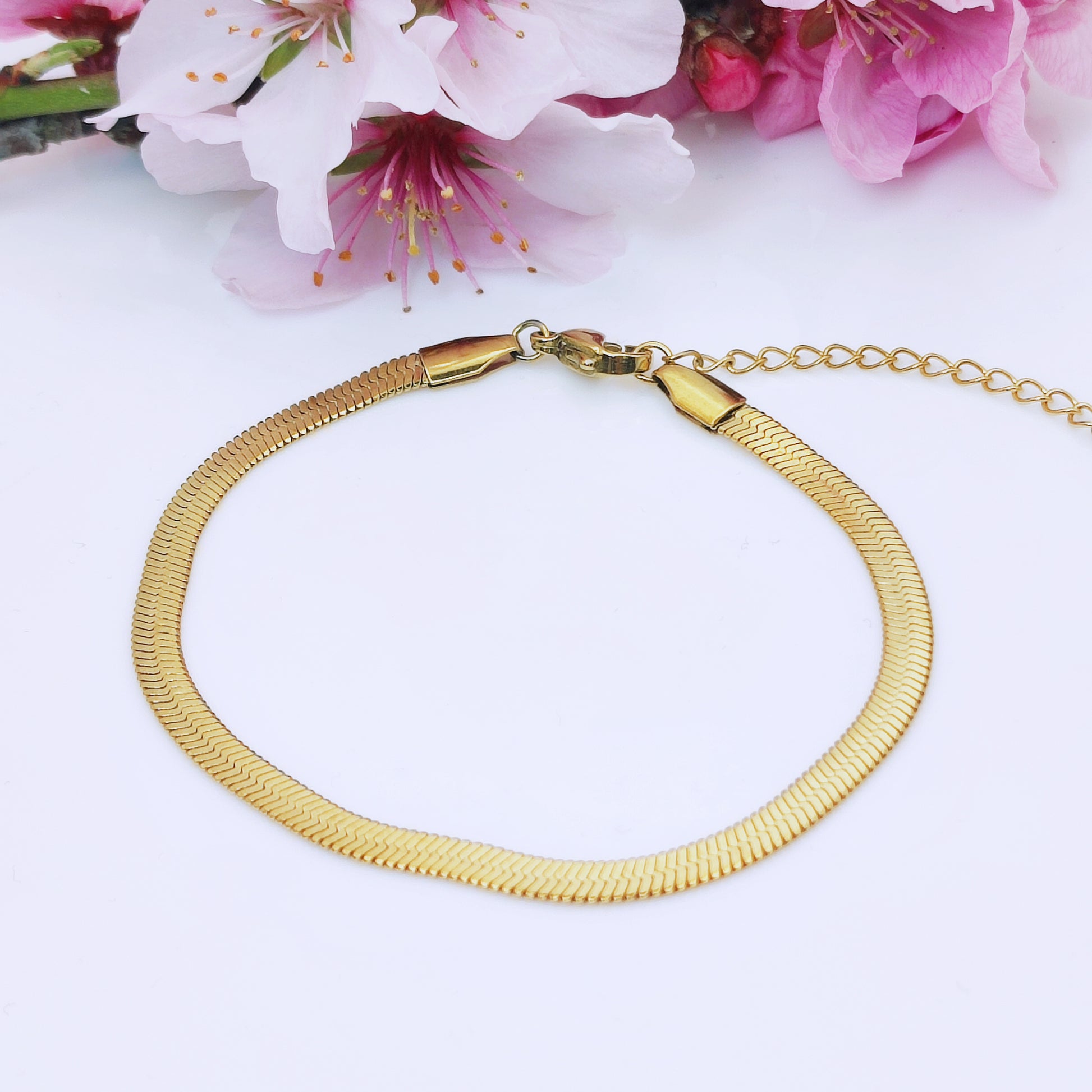 18k gold plated stainless steel waterproof water-resistant non-tarnish snake chain bracelet - Mia Ishaaq