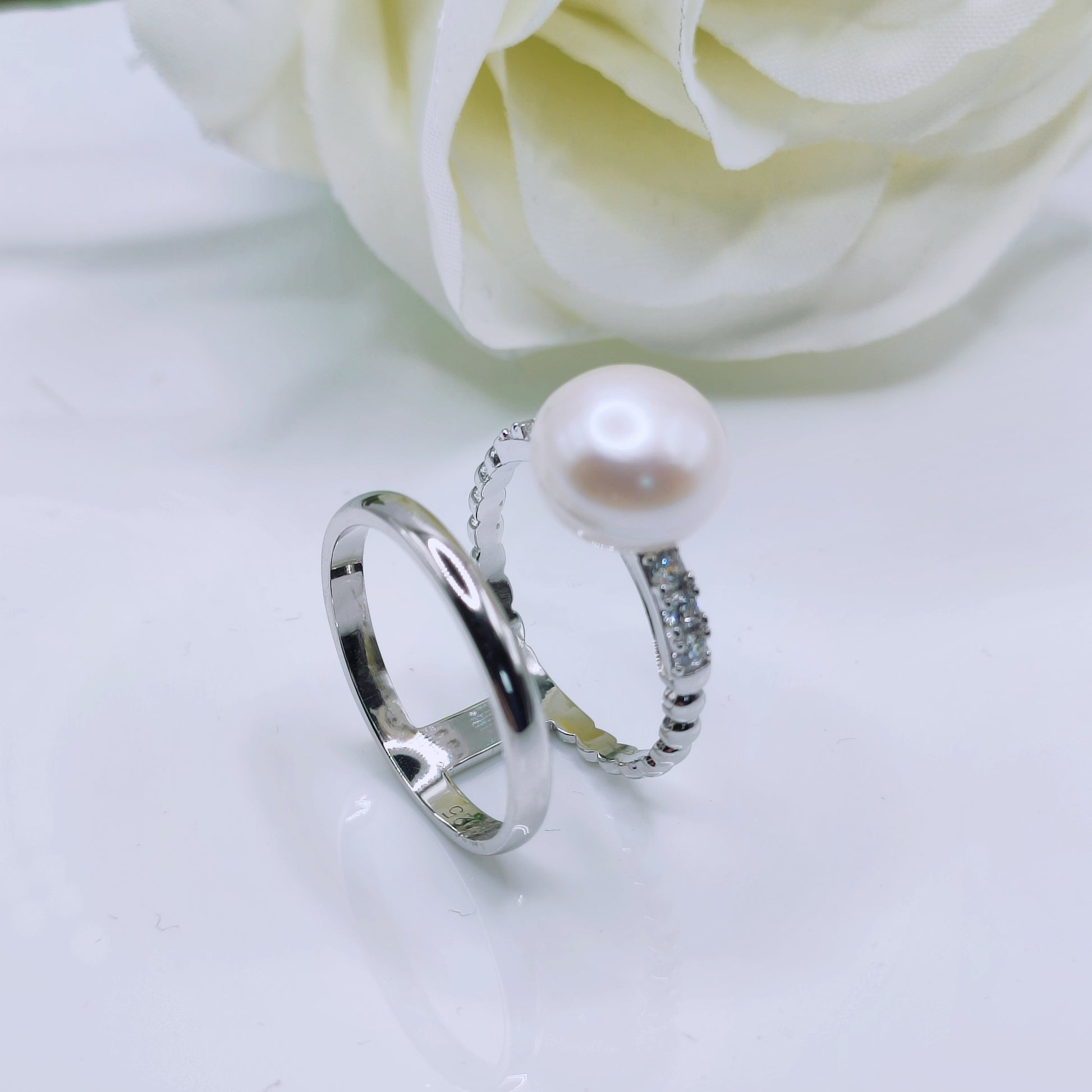 Sterling Silver Double Circle Joint ring with freshwater pearl and clear cubic zirconia gems - Mia Ishaaq