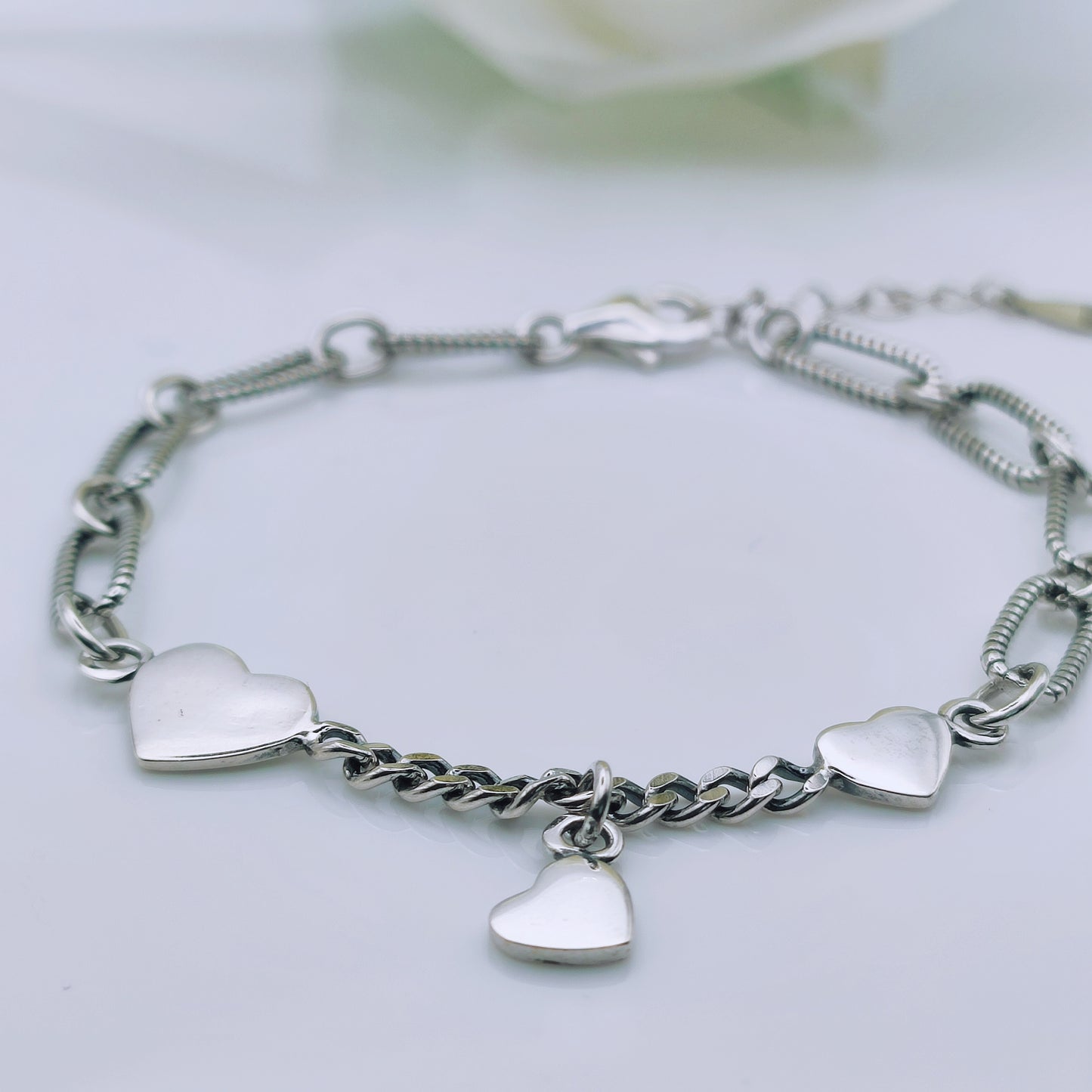 Love Heart Link Chain Bracelet - Mia Ishaaq